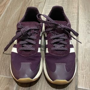 • adidas sneakers •